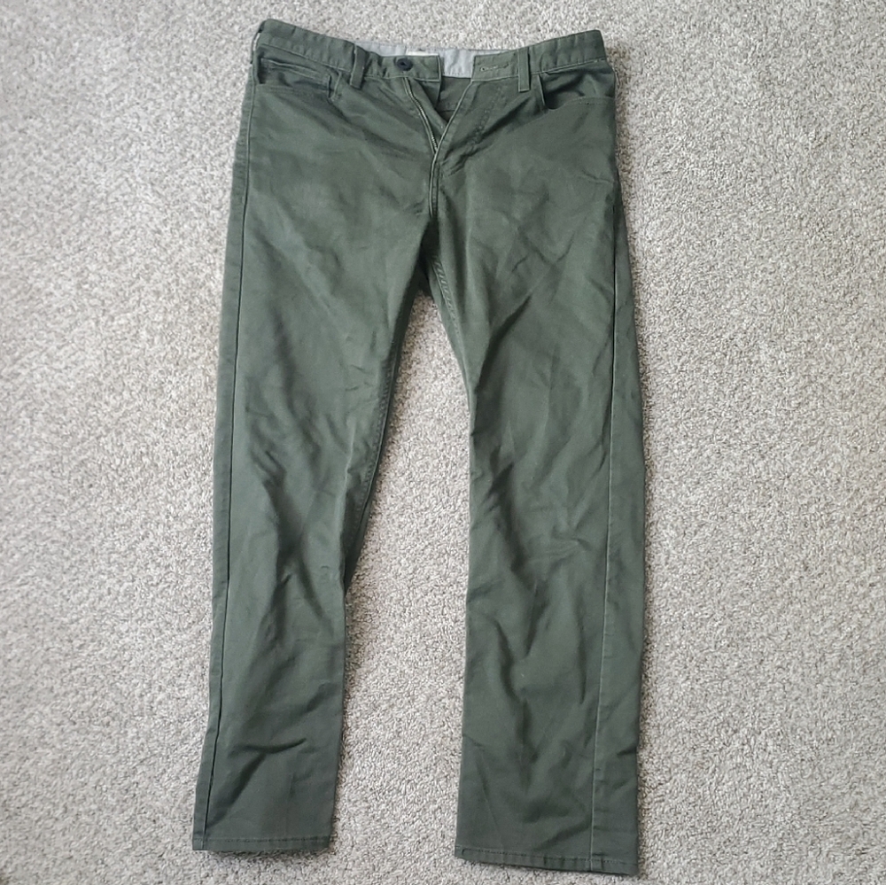Dockers Men's Forest Green Chinos